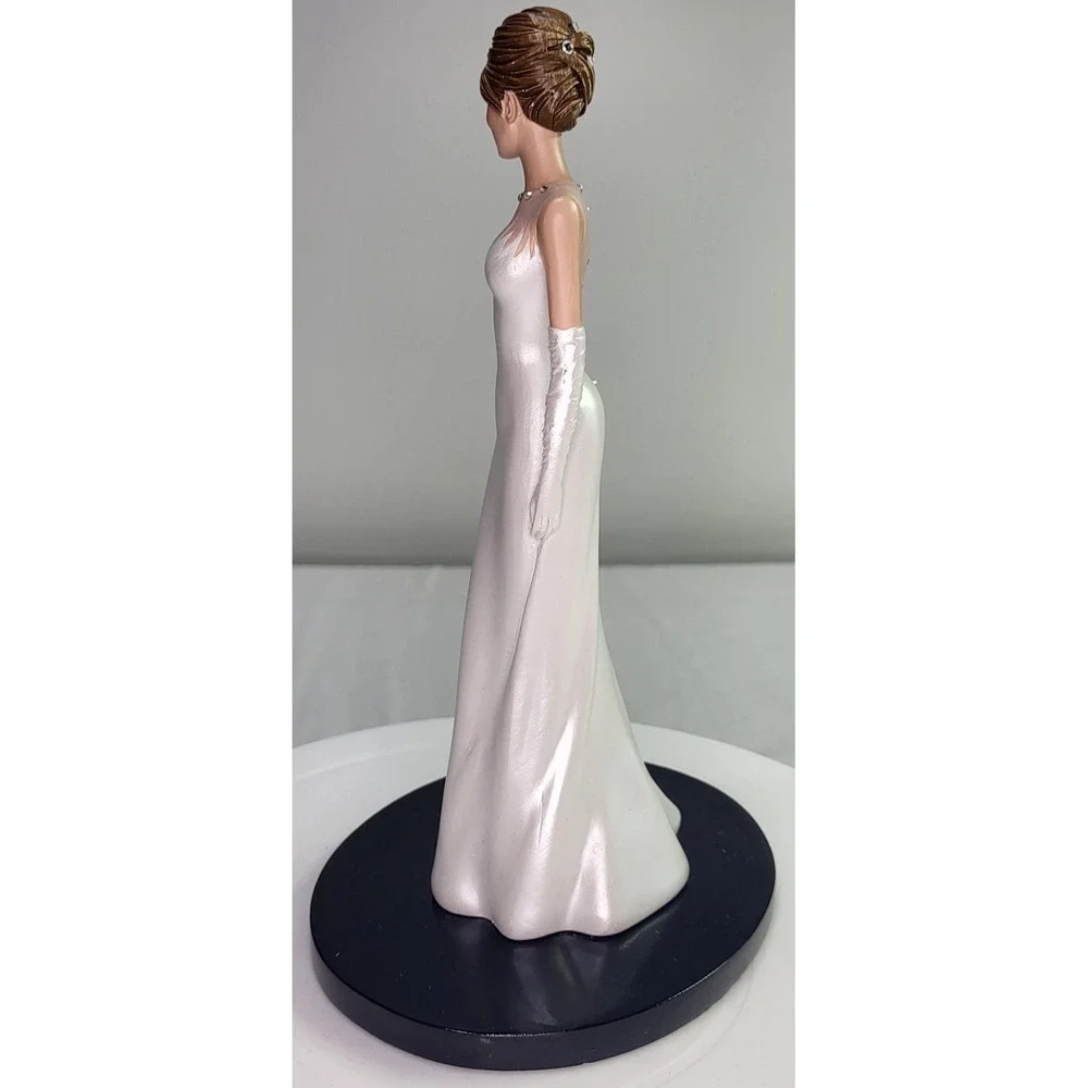Shimmering Grace Melania Trump Reflections Of Elegance & Poise Collection w/COA